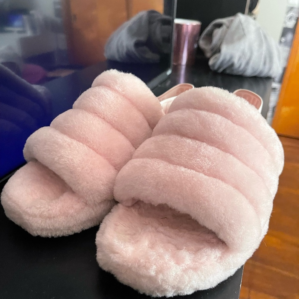 UGG Fluff Yeah Shearling Slingback Slippers Women’s Size 9